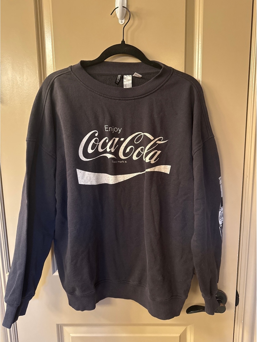 Vintage Coca-Cola Black Crewneck Sweatshirt with Bottle Graphic on Sleeve, Size